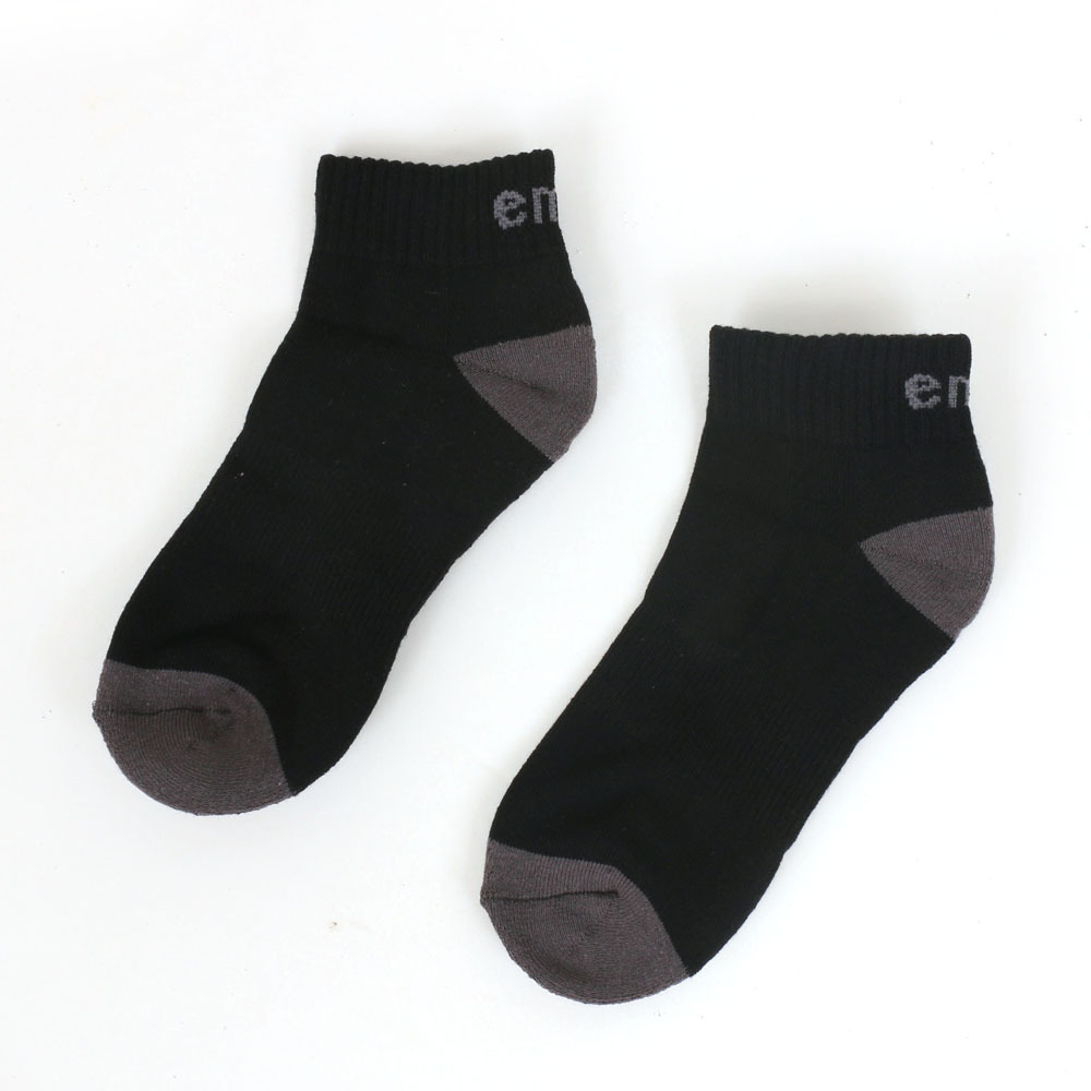 素色拼接 中筒 機能運動襪(黑)