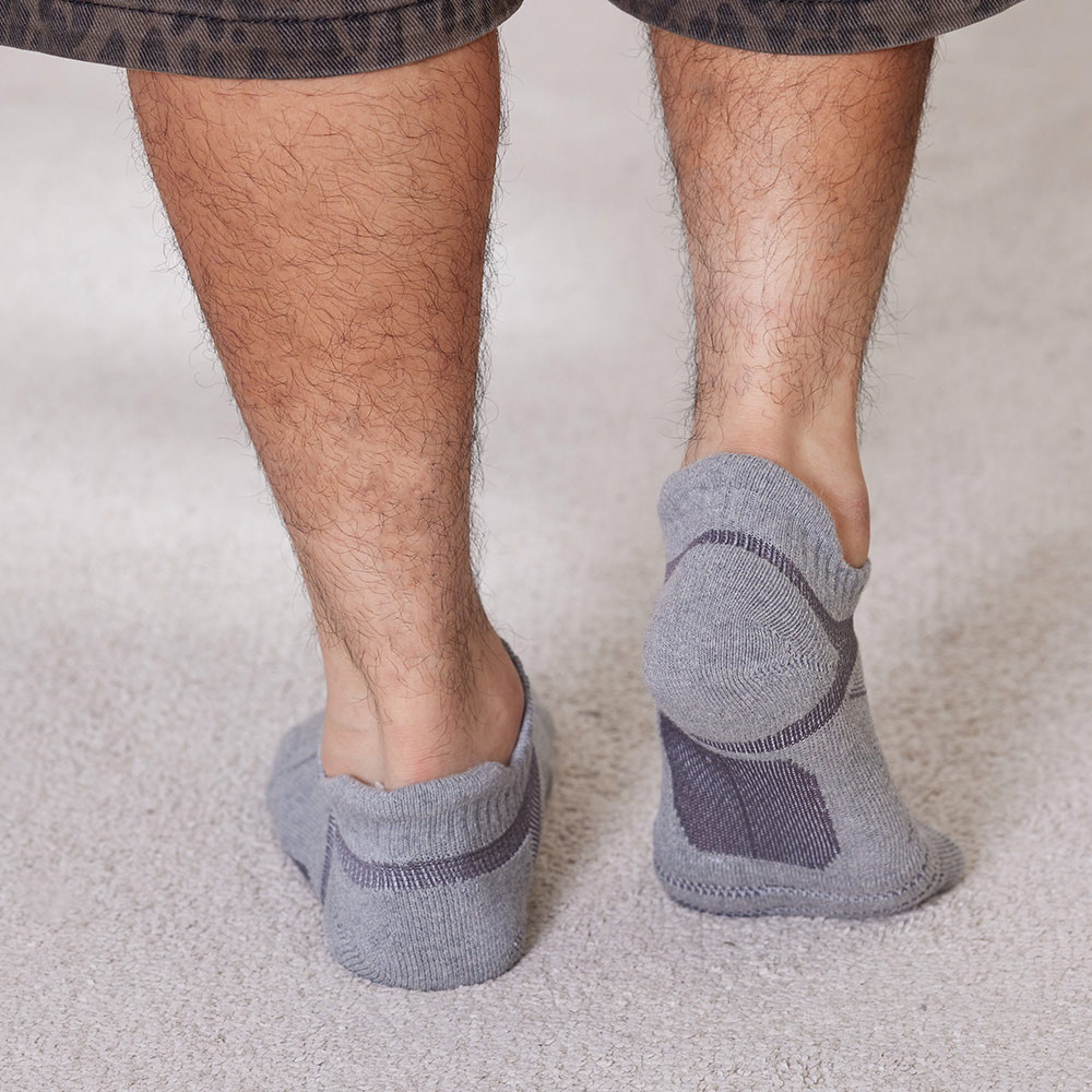 全方位護足 足弓加強 輕機能氣墊襪(灰)