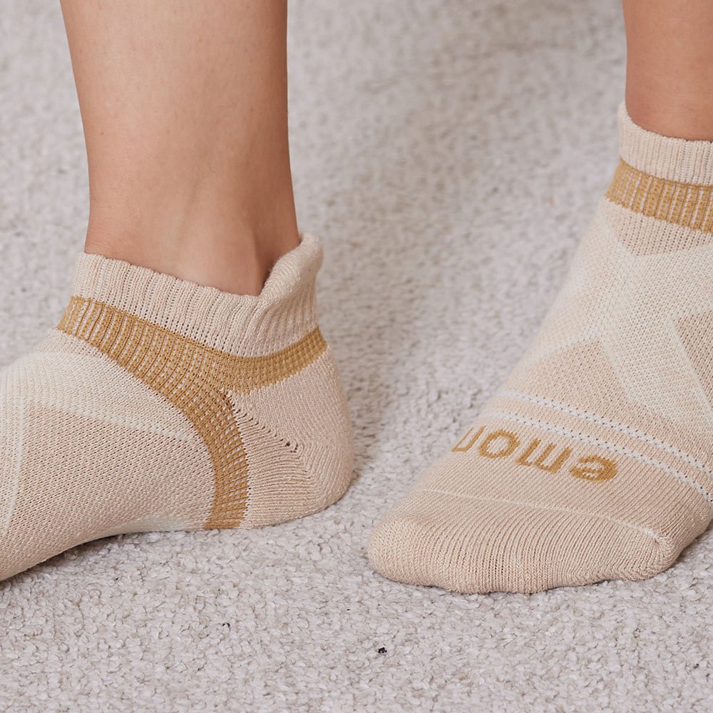 全方位護足 足弓加強 輕機能氣墊襪(奶茶色)