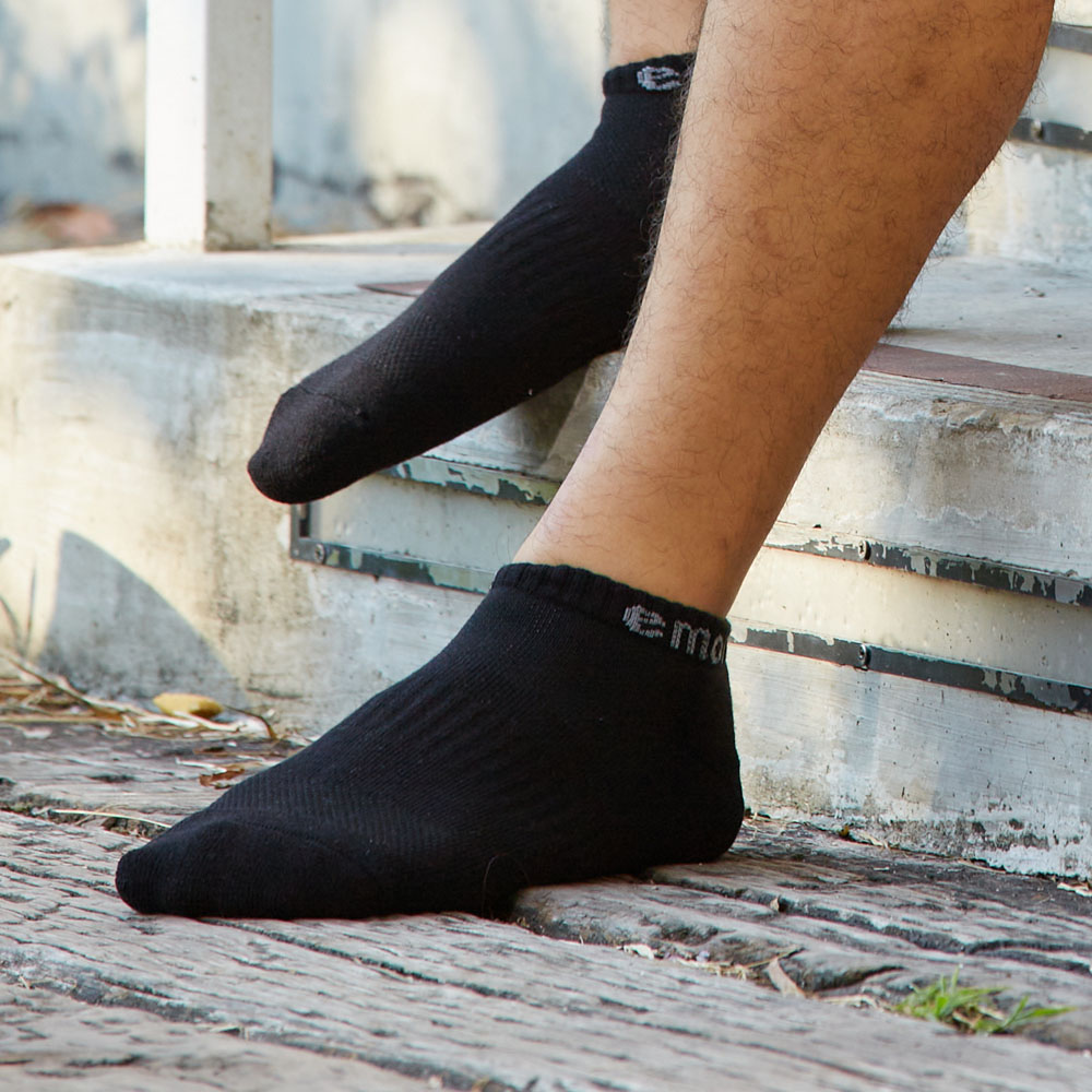 素色 低筒 機能運動襪(黑)
